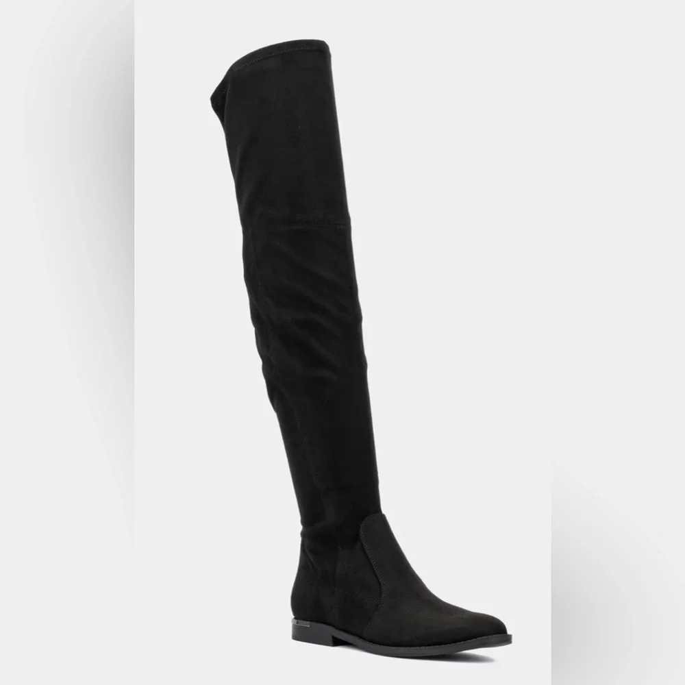 MARC FISHER. Renn Boot. Note: No Box and a little repair on the zip image shown
